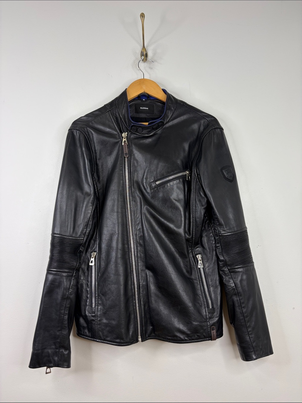 Rudsak Leather Jacket Mens Large Black Moto Biker Zip Pockets Cuffs Designer